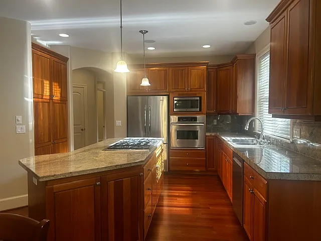 3042 N Irvine St — Photo 8