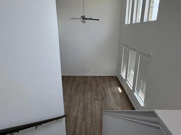 2517 Maplehurst Dr — Photo 39