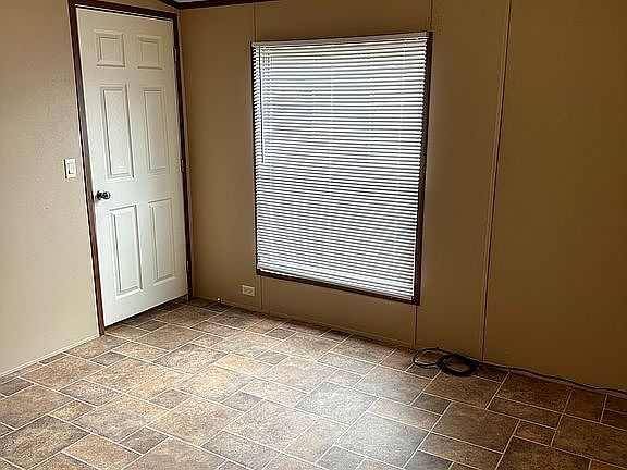 4th image of 107 Leisure Ln