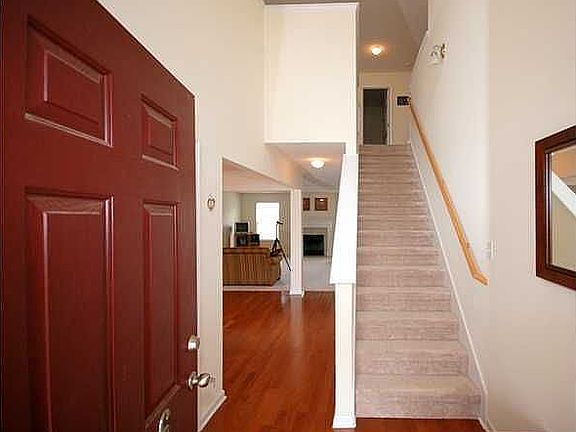 3rd image of 4816 Creston Ct SE