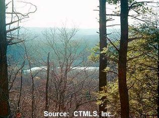 15 Sky View Dr, Avon, CT 06001