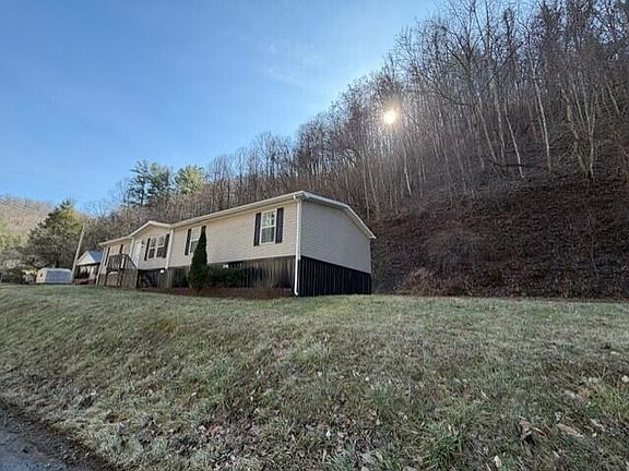 3rd image of 606 Harolds Branch Rd