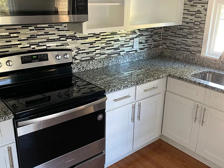 438 Main St #NEW ROOM 600 AVAILA — Photo 11