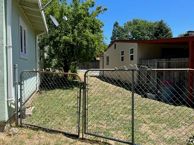 332 Par Ave — Photo 11