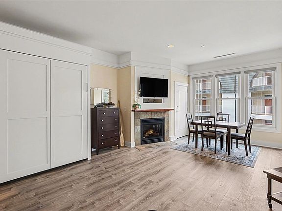 5th image of 4205 Main St #53