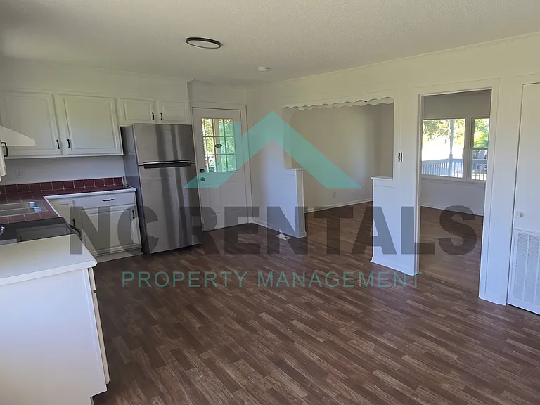 900 Greenwood Blvd — Photo 8