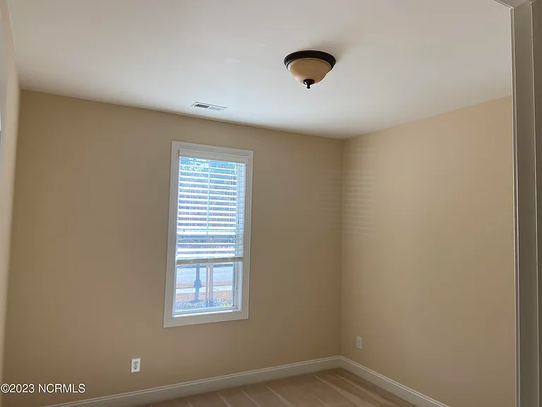 1113 Evangeline Dr — Photo 20
