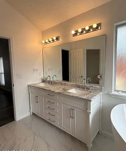 1687 Rustling Dr — Photo 16