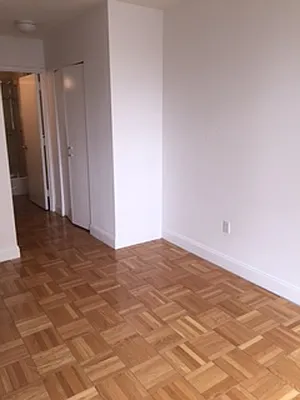 Rented by Taylor Made Brokerage, Inc | media 17