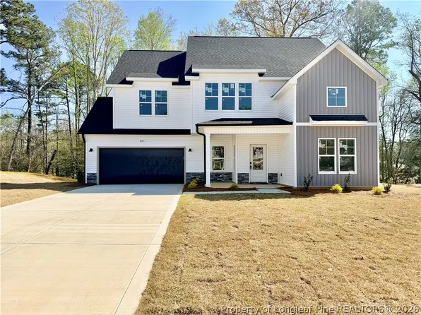 839 Southerland Peak Dr, Raeford, NC 28376