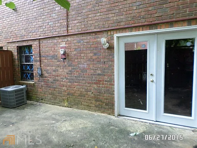 Building Photo 5