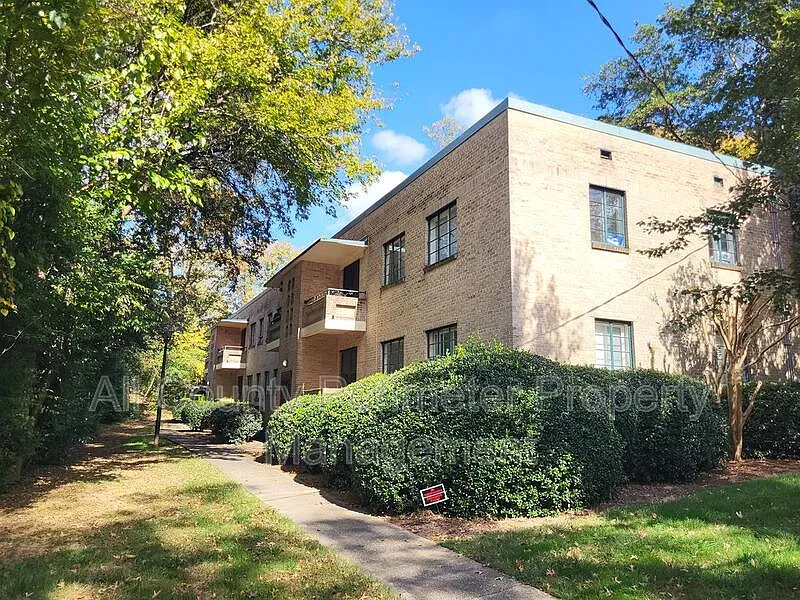 1382 Normandy Dr NE #4