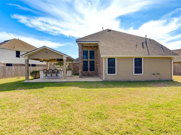 203 Harbor Bend Lane, Dickinson, TX 77539
