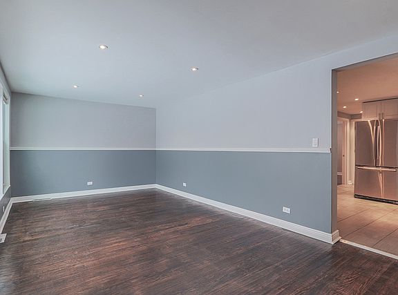 3rd image of 9004 S Woodlawn Ave