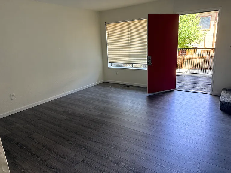 1920 E 20th St #2 — Photo 7