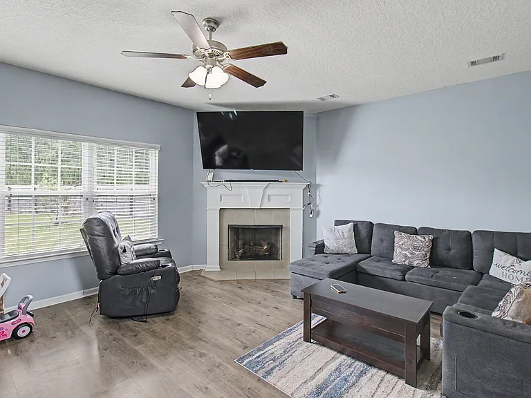 395 Archie Way NE — Photo 8