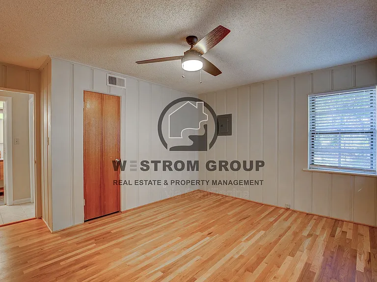 3905 Sanguinet St — Photo 23