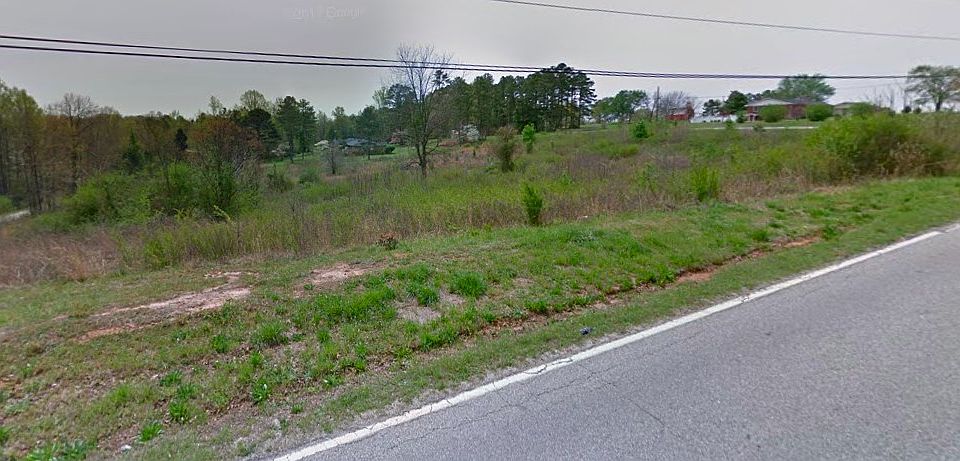 2nd image of 105 Lois Dr