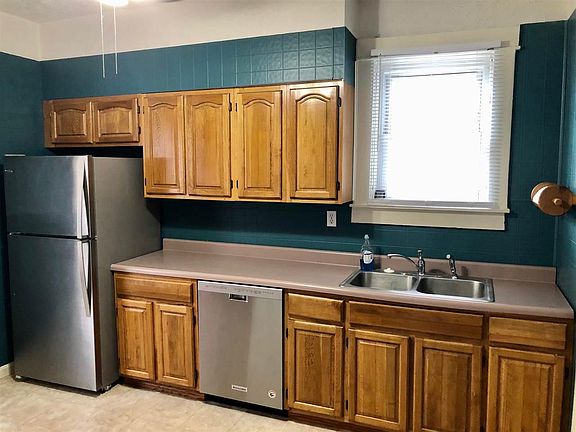 4th image of 926 S 18th St