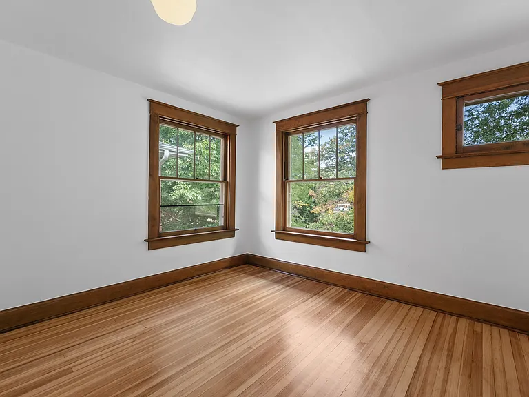 127 S Pearl St — Photo 25