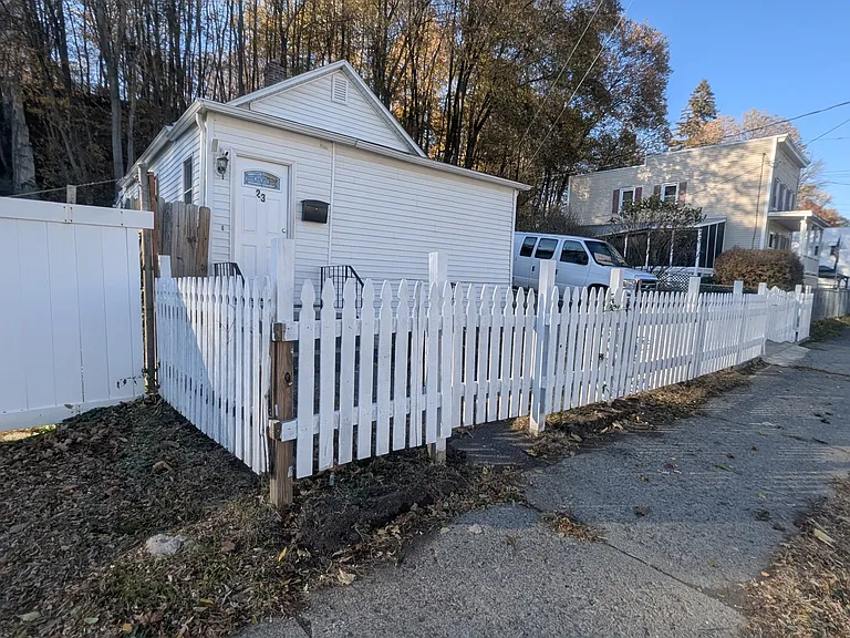 23 Bedford St — Photo 3
