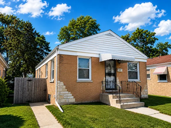 3201 Adams St, Bellwood, IL 60104