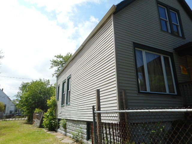 2nd image of 722 N Leclaire Ave