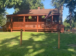 382 W Henni Rd, Oak Harbor, WA 98277