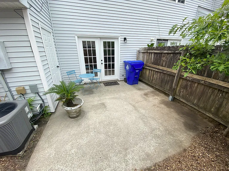 250 Stefan Dr #D — Photo 16