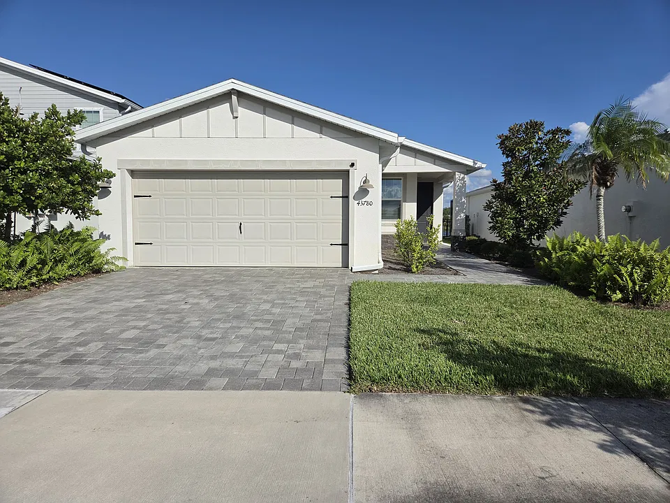 43780 Cattleman Dr