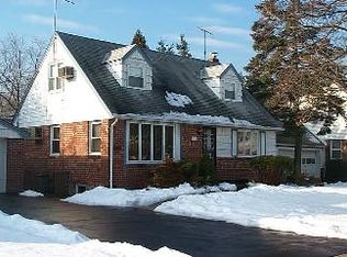 2640 Beech St, East Meadow, NY