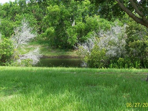 3rd image of 2385 SE Rock Springs Dr
