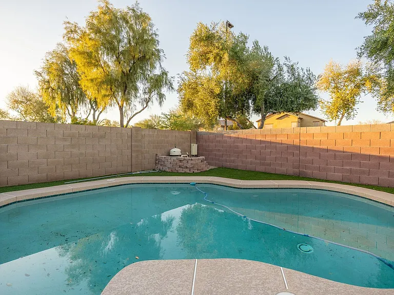 1546 E Nightingale Ln — Photo 81