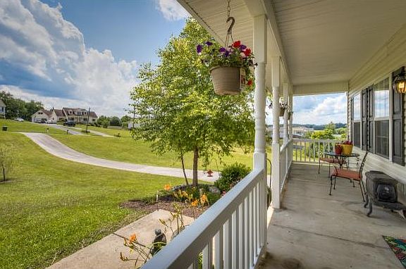 5th image of 420 Heritage Ln