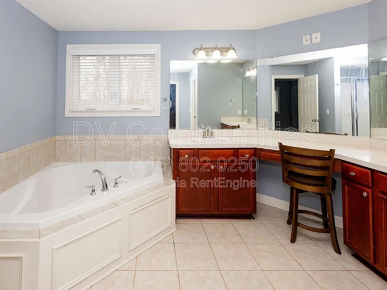 8240 Talbot Cir — Photo 40