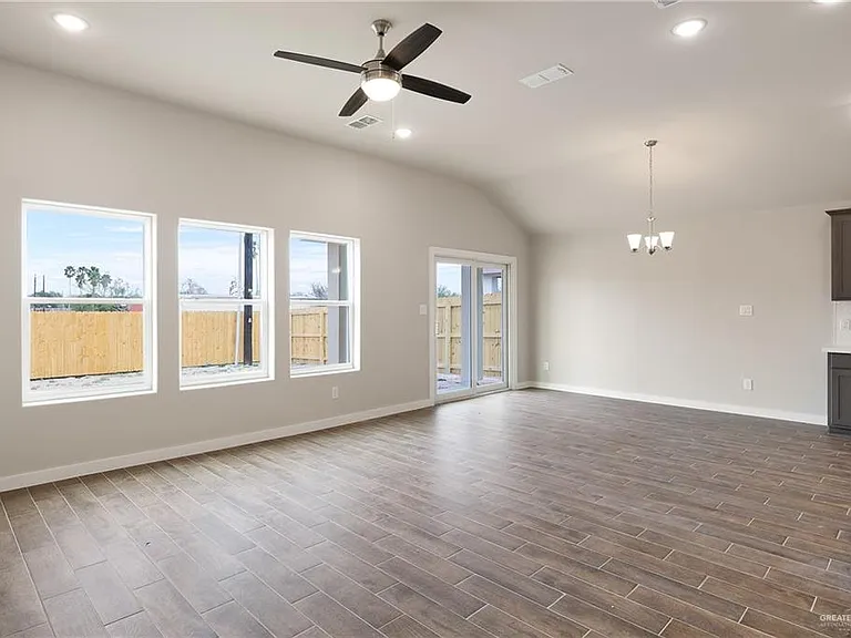 5004 Oleander Ave — Photo 4
