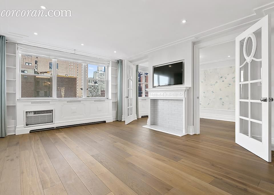 1st image of 32 Gramercy Park S APT 10H