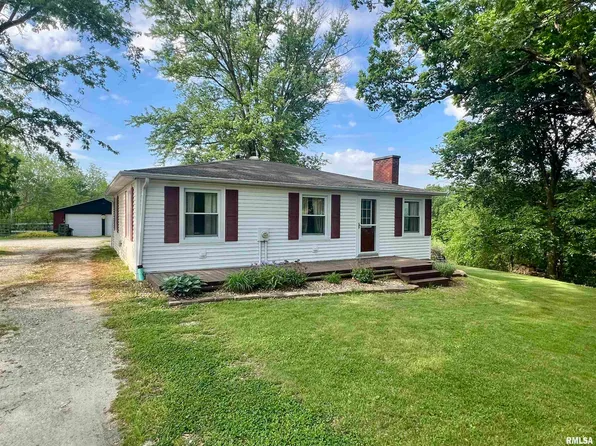 21421 E State Route 116, Farmington, IL 61531