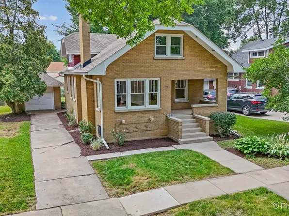 320 Allen Ave, West Chicago, IL 60185