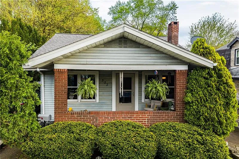 522 Holmes Ave photo 1
