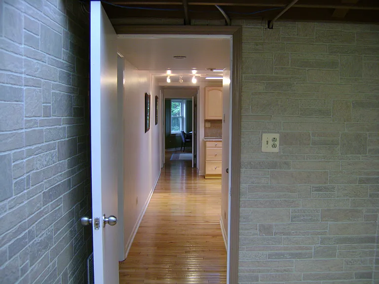 N Bosworth Ave — Photo 12