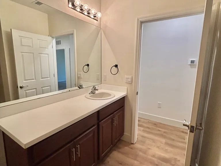 2509 NW 27th Pl — Photo 32