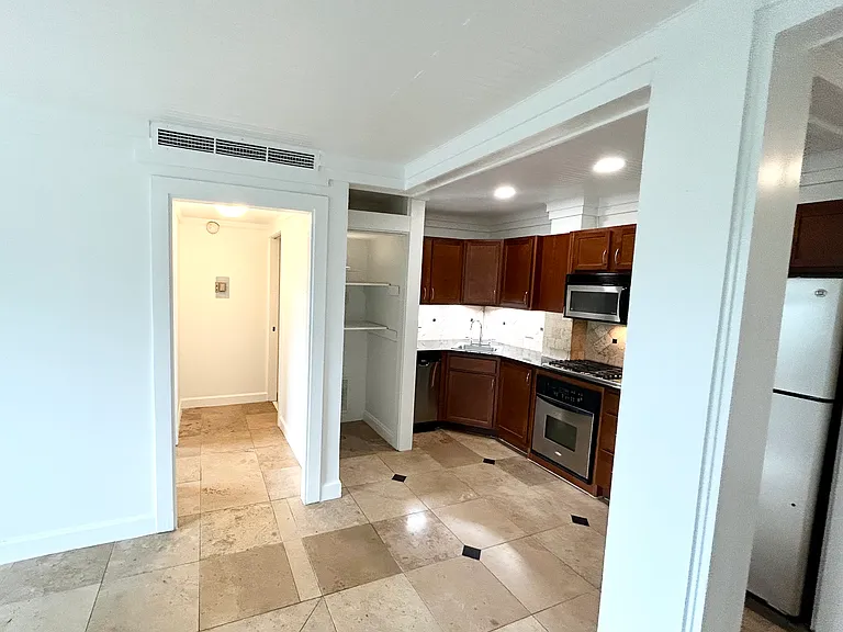 2285 Peachtree Rd NE #1200 — Photo 9