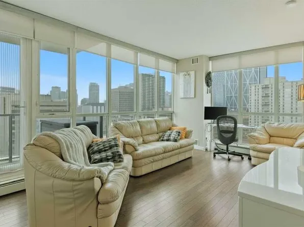 325 S 3rd St SE #807, Calgary, AB T2G 0T9