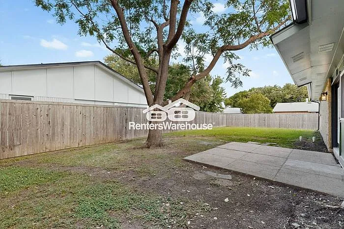 1004 Whitehall Dr — Photo 40