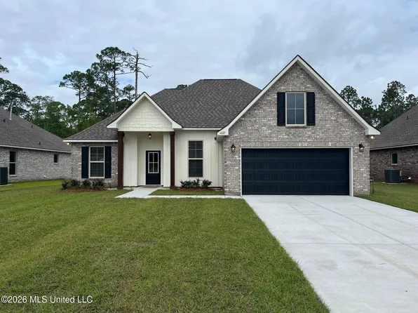 6021 Cardona Dr, Ocean Springs, MS 39564