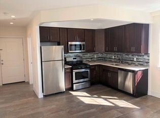 16805 Depot Rd APT 3A, Auburndale, NY 11358