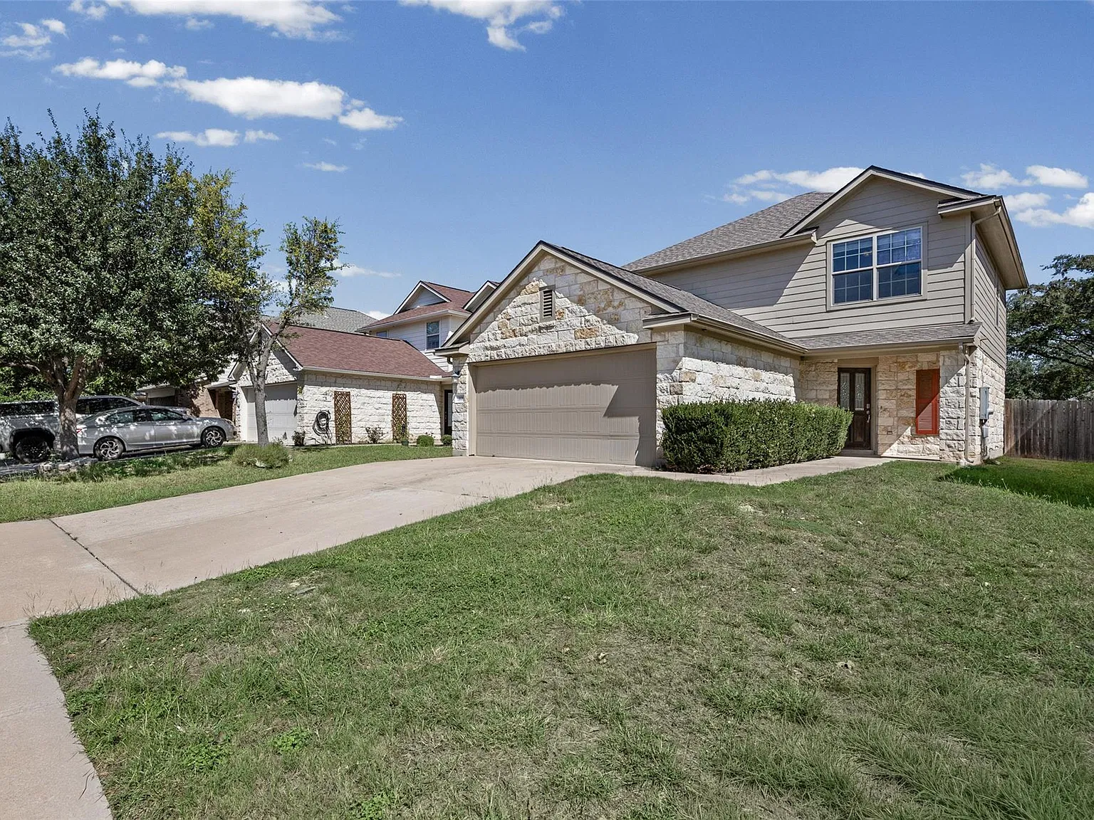 3 bed, 2.5 bath, 1707 sqft, $1,950 — Photo 2