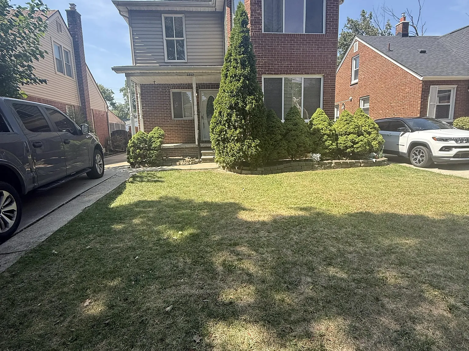 4 bed, 2.5 bath, 1900 sqft, $3,000 — Photo 1
