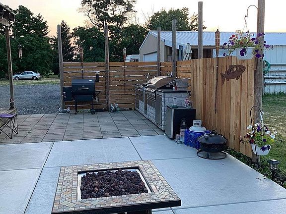 Large patio/kitchen area.